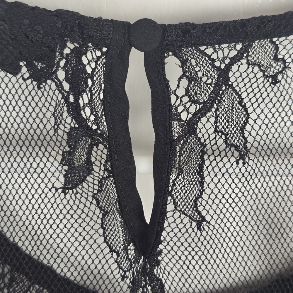 Torrid Teal and Black Lace Blouse 00 - Picture 5 of 8